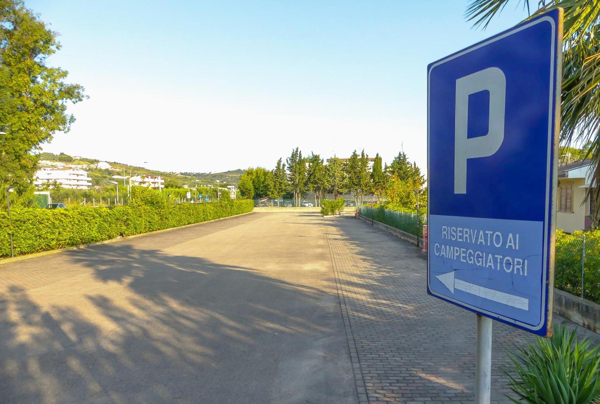Camping & Residence Il Pioppeto Vasto Ngoại thất bức ảnh